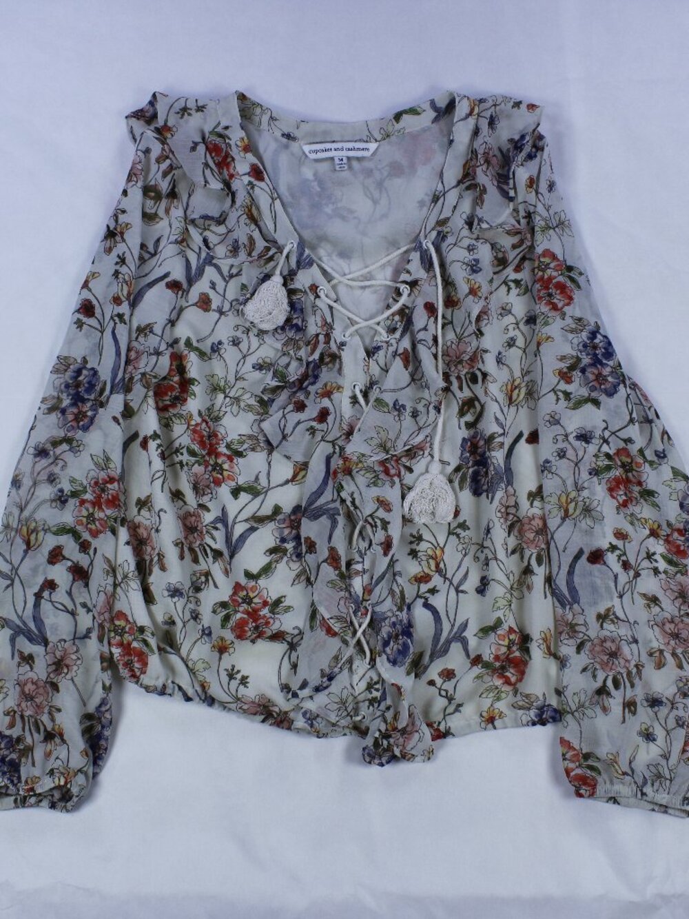 Cupcakes and Cashmere Boho Blouse - Floral - Lace-Up & Ruffles - Size M‎